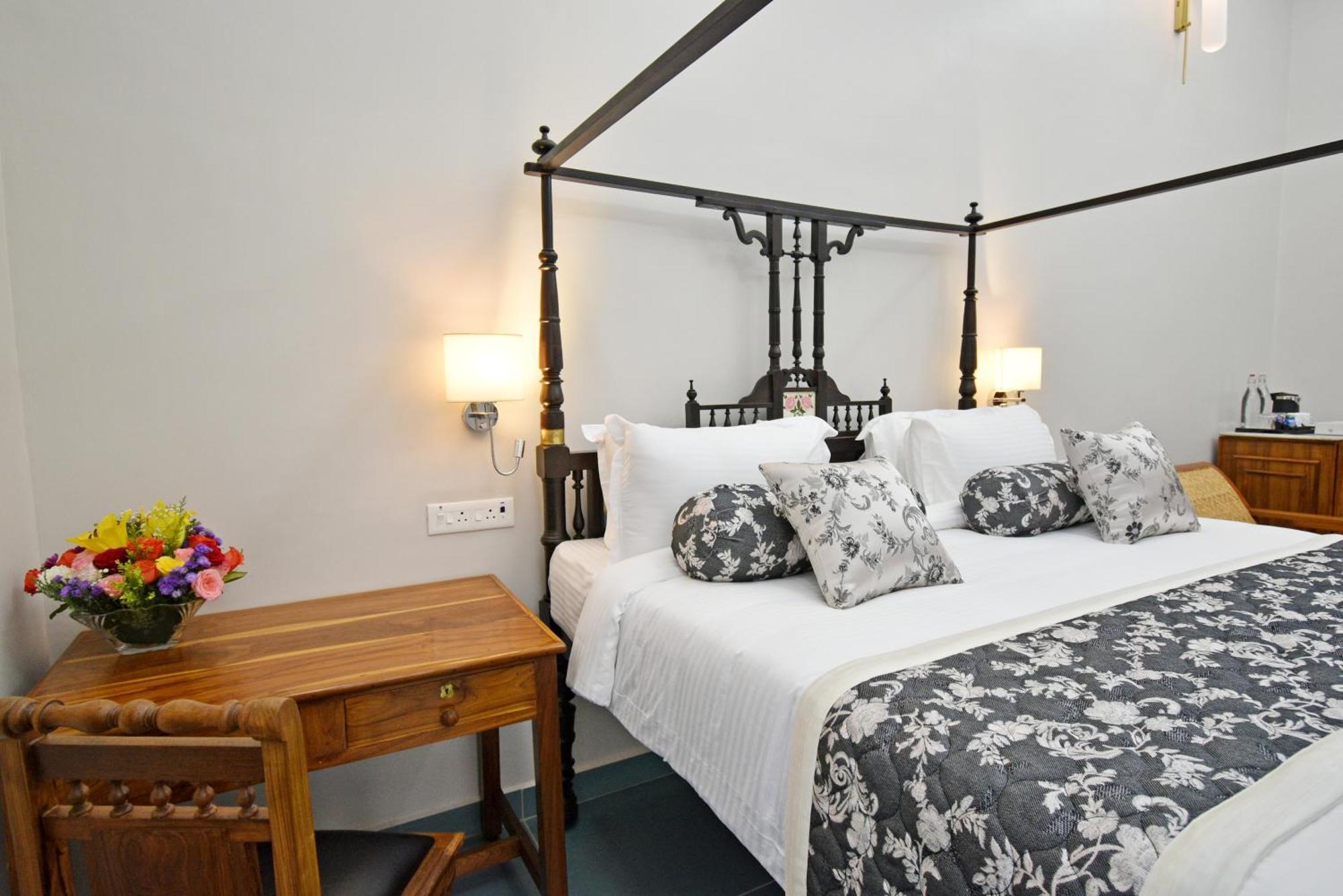 Le Colonial Suites Puducherry Exterior foto