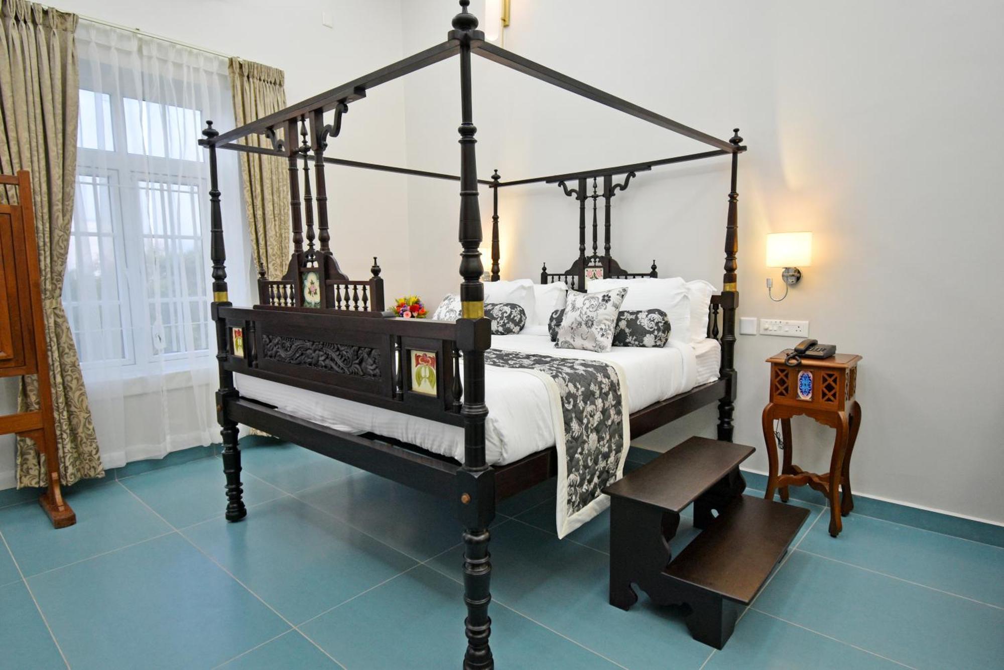 Le Colonial Suites Puducherry Exterior foto
