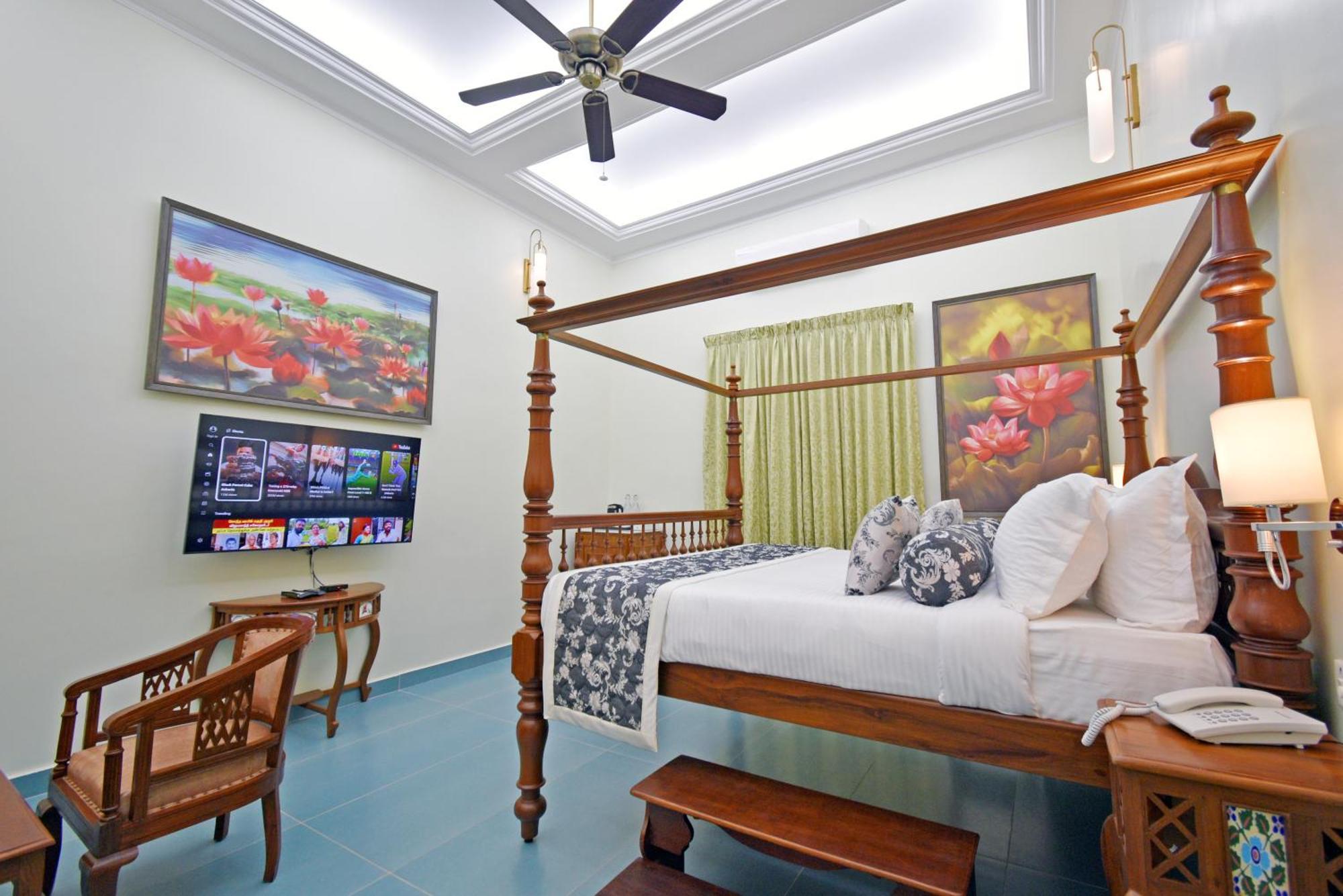 Le Colonial Suites Puducherry Exterior foto